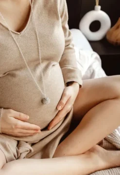 Sale Bolakoru äidille hopeaketjulla, kristalli valkoinen | Kristalliset Bolat