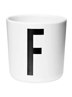 Online Design Letters - Arne Jacobsen kirjainmuki A-Z, valkoinen Ruokailuhetkiin