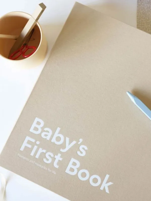 Online - Baby´s First Book Vol 2 vauvakirja - Beige Vauvakirjat Ja Kortit