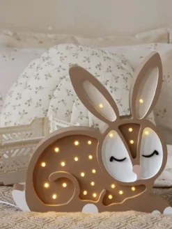 Yövalo, Bunny Chocolate Yövalot Ja White Noise