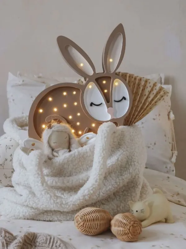 Yövalo, Bunny Chocolate Yövalot Ja White Noise