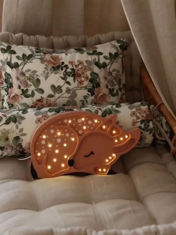 Online Yövalo, Deer Brown Yövalot Ja White Noise