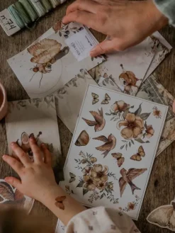 Online siirrettävät lasten tatuoinnit, Flowers & Flying Friends Julisteet Ja Printit