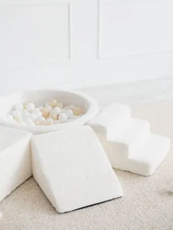 Hot Pehmustettu pallomeri, leikkialusta, liukumäki ja portaat - Teddy Ecru Lasten Pallomeret