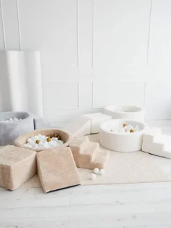 Hot Pehmustettu pallomeri, leikkialusta, liukumäki ja portaat - Teddy Beige Lasten Pallomeret