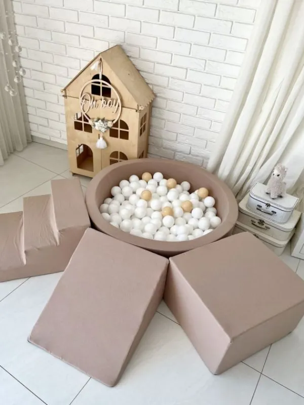 Clearance Pehmustettu pallomeri, leikkialusta, liukumäki ja portaat - Beige Lasten Pallomeret