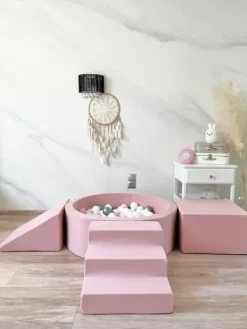 Sale Pehmustettu pallomeri, leikkialusta, liukumäki ja portaat - Pink Lasten Pallomeret