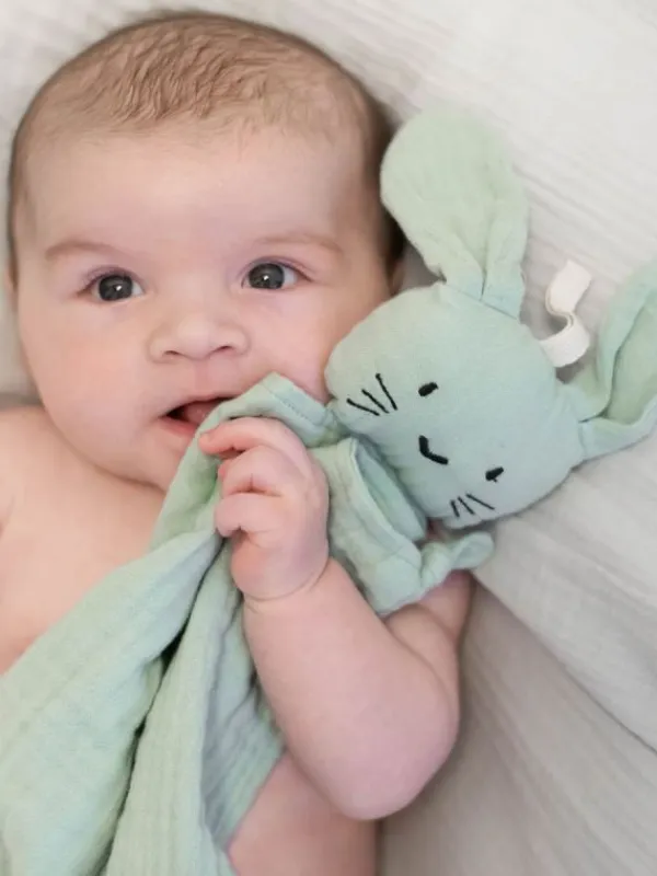 Online Puuvillainen Cuddly unipupu, cameo green Ensilelut Ja Unirievut