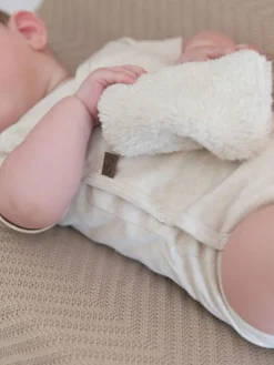 New Uniliina tutinpidikkeellä, omena Tuttinauhat Lapselle