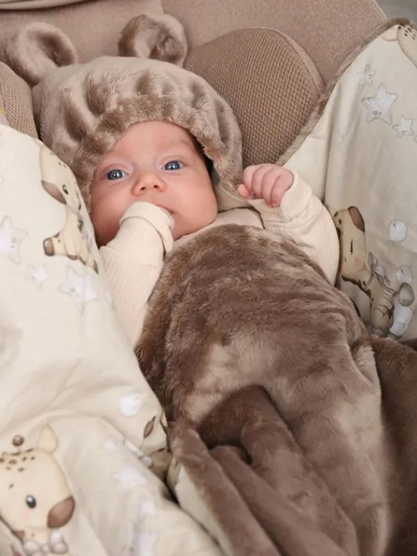 Outlet Vauvan turvakaukalon lämpöpussi – Beige velvet and giraffes Lämpöpussit